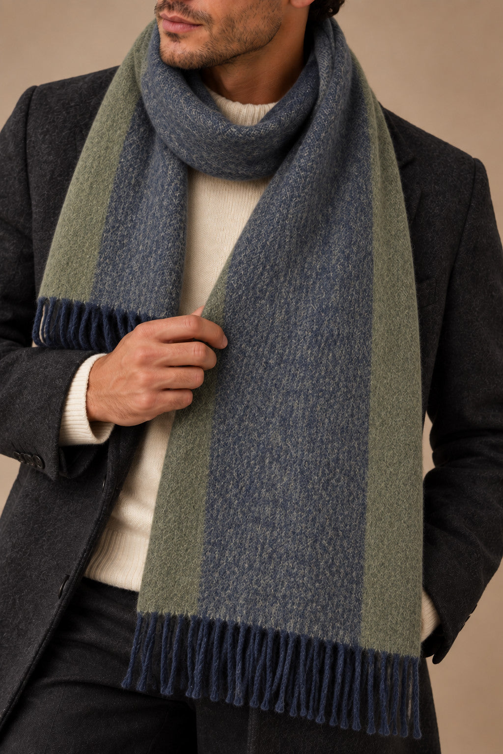 Sartorial İstanbul %100 Yün Kaşkol – Lacivert Zeytin Kenarlı