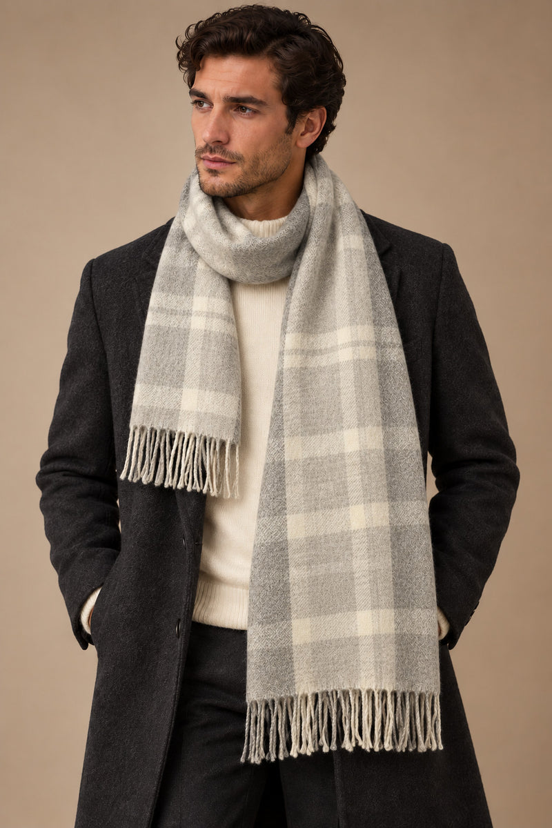 Sartorial İstanbul ekru gri ekose %100 yün kaşkol, açı 1