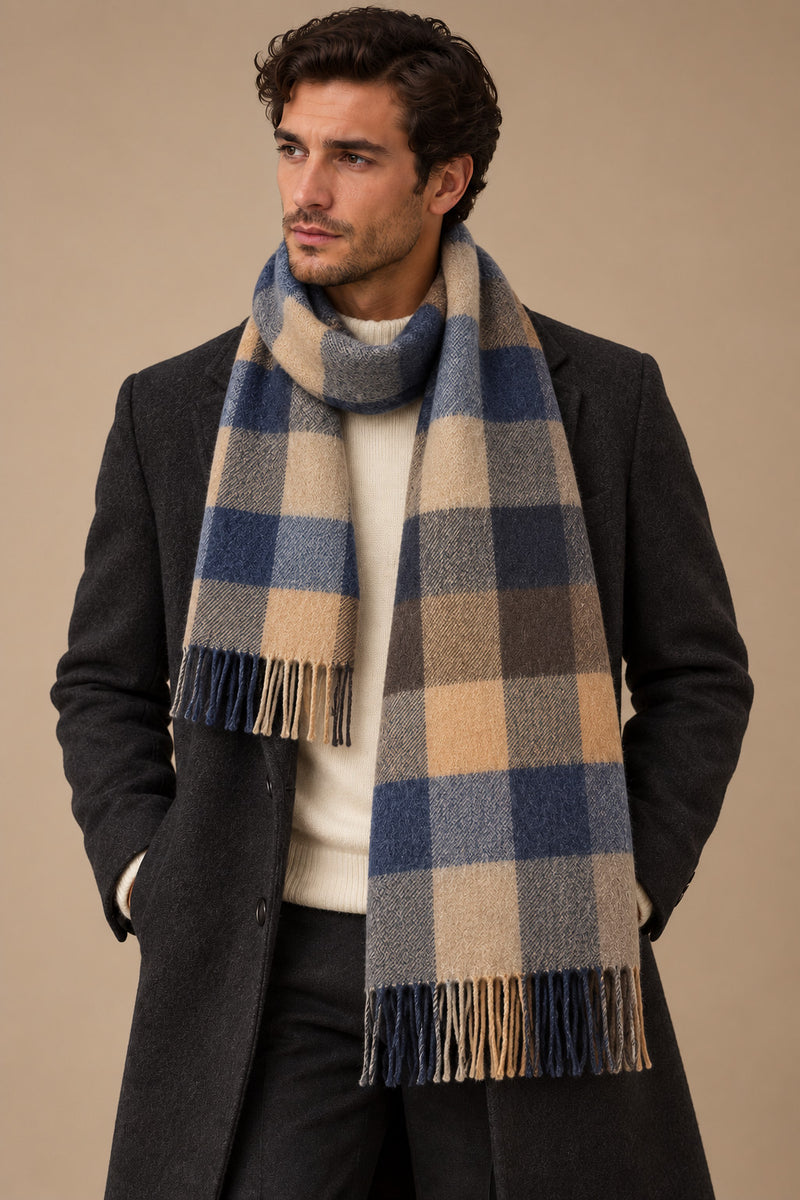 Sartorial İstanbul lacivert bej ekose %100 yün kaşkol, açı 1